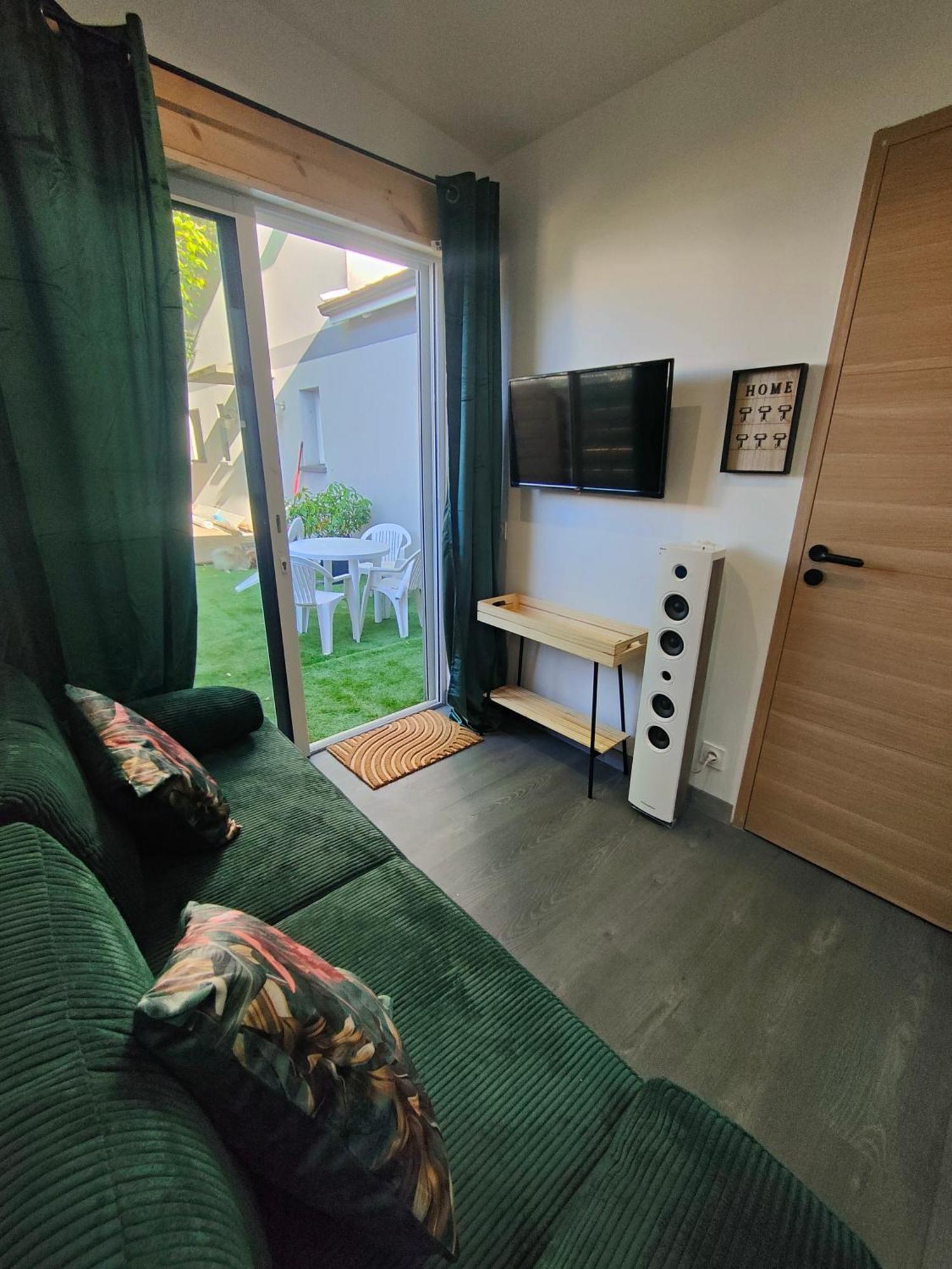 Tiny House Avec Jardin Et Acces Piscine Chauffee Saint-Médard-en-Jalles Exterior foto